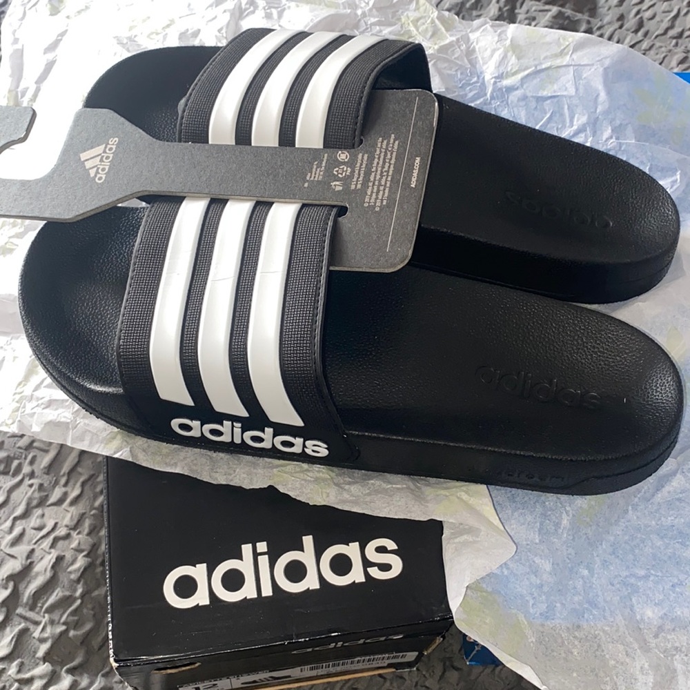🔴 Adidas Slides HOT ITEM‼️
